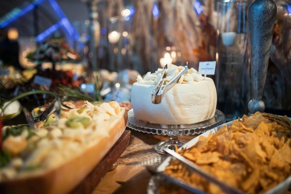 Choosing the Perfect Roasting Pan Size for Effortless Holiday Feasts and Grand Celebrations